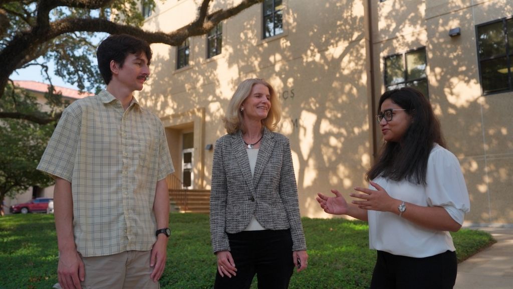Dr. Mette Gaarde and two of her students