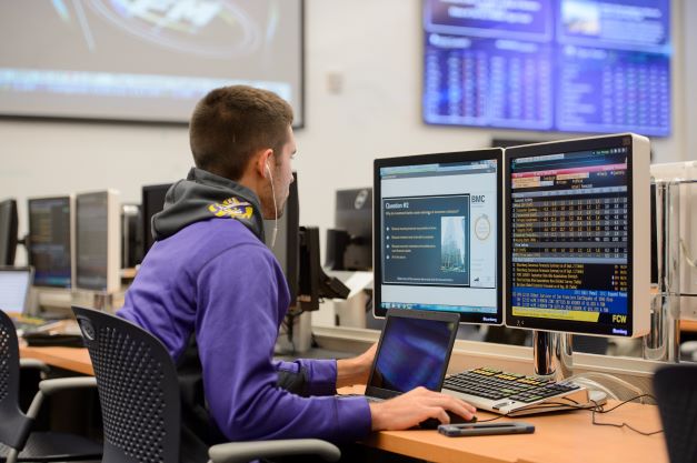 Student uses computers in Smart Lab